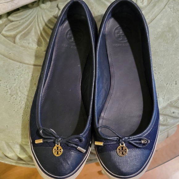 Tory Burch Quilted Leather Logo Flats #127 - Picture 10 of 14